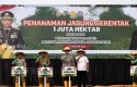 Kapolda-Riau-saat-penanaman-jagung3.jpg