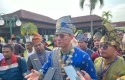 Menteri-AHY-Kenakan-Baju-Melayu-dan-Tanjak.jpg