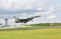 Pesawat-tempur-F-16-terbang-ke-jkt.jpg