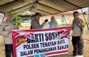 Polsek-Tenayan-Raya-Serahkan-Bantuan-Kepada-Warga-Terdampak-Banjir.jpg