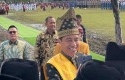 Presiden-Jokowi-Sapa-Warga-dan-Berswafoto-Usai-Upacara-di-Blok-Rokan.jpg