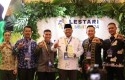 Siak-Terima-Penghargaan-Pembangunan-Berkelanjutan-di-Lestari-Awards-2024.jpg